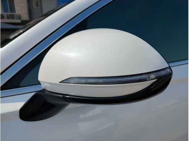 Car image 35