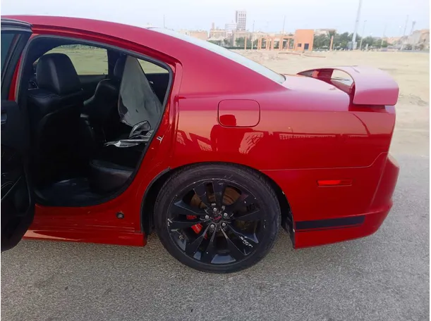 Car image 19