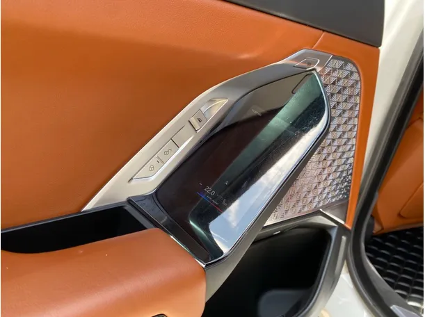 Car image 27