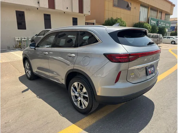 Car image 7