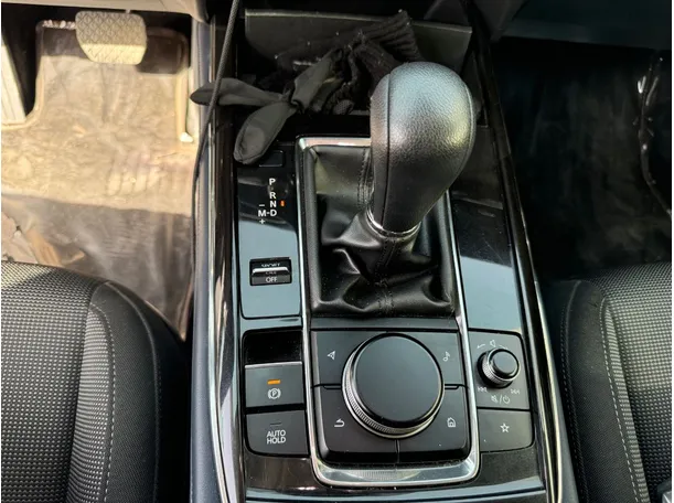 Car image 15