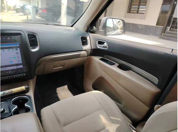 Car image 26