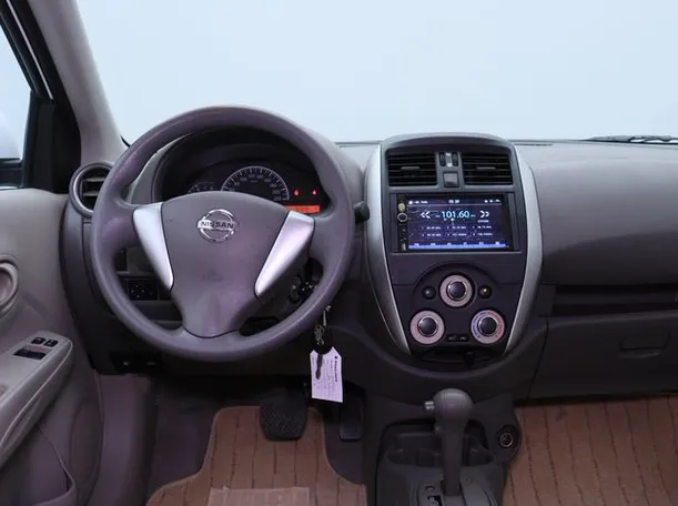 Car image 15