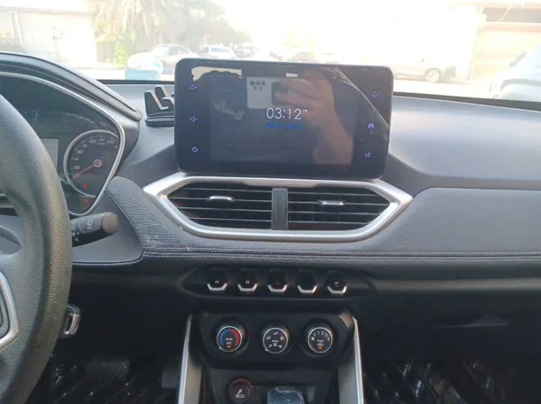 Car image 14