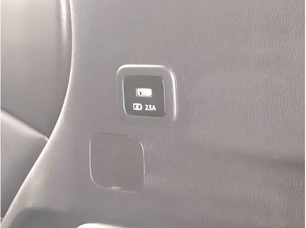 Car image 34