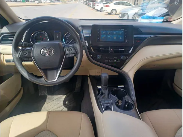 Car image 16