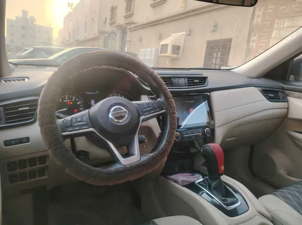 Car image 25