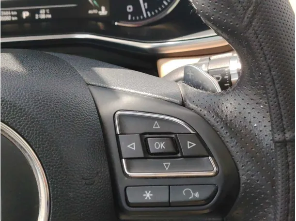 Car image 27