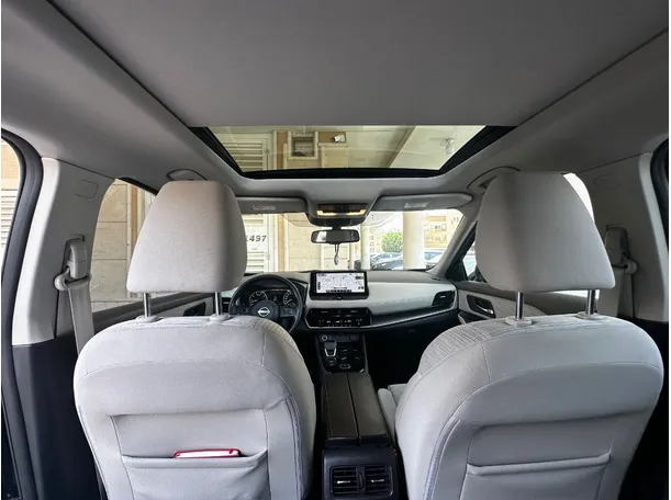 Car image 27