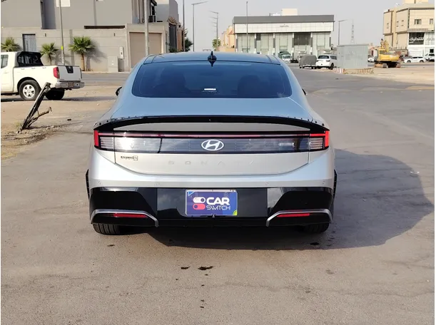 Car image 6