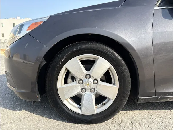 Car image 9