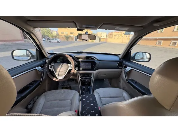 Car image 15
