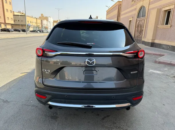 Car image 6