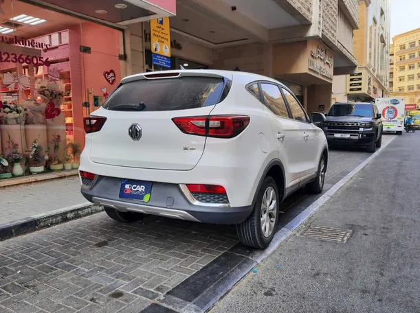 Car image 5