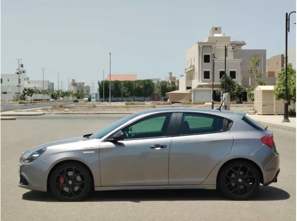 Car image 8