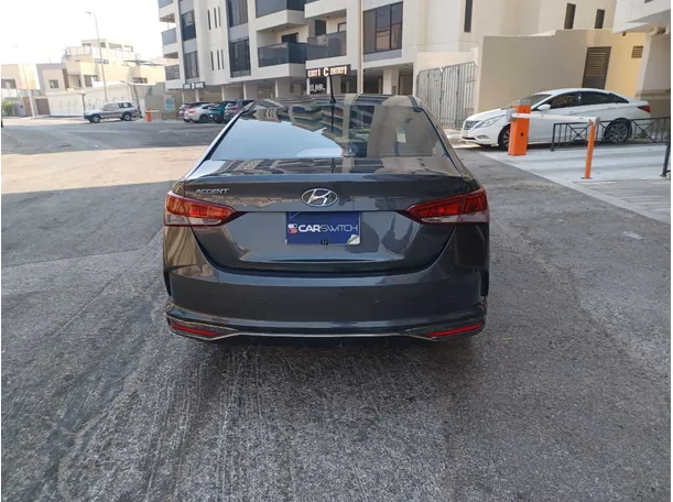Car image 6