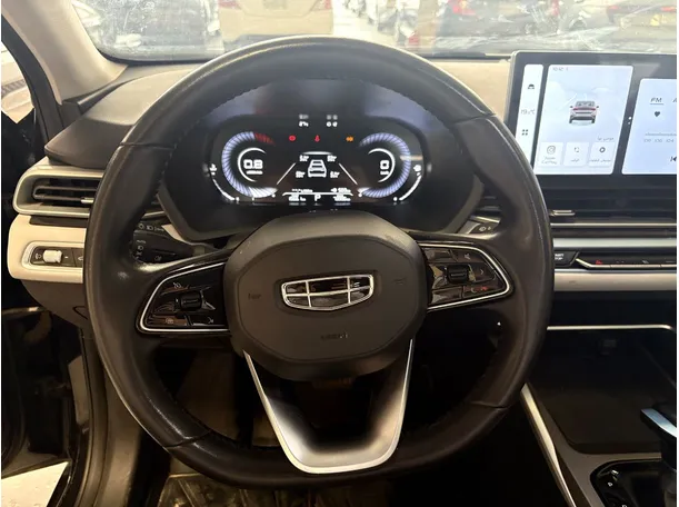 Car image 13