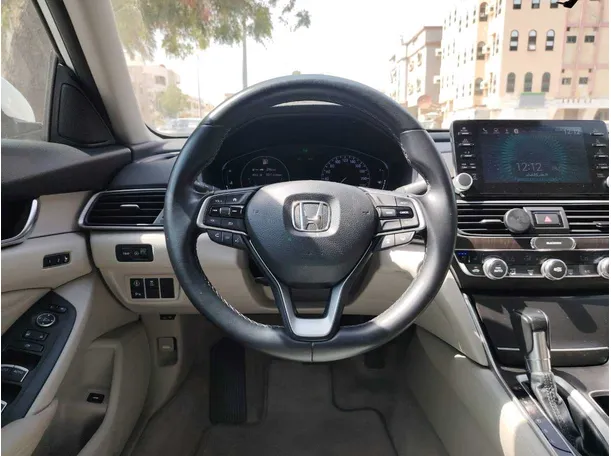 Car image 21