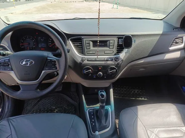 Car image 18