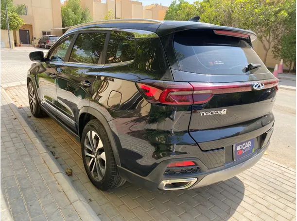Car image 7
