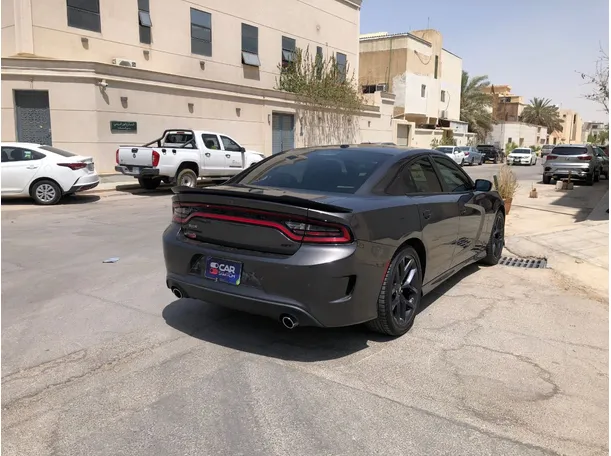 Car image 5