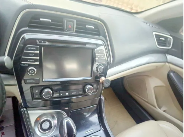 Car image 22