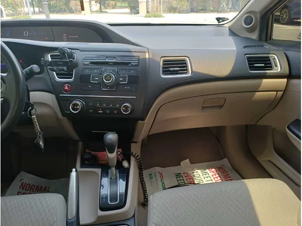 Car image 16