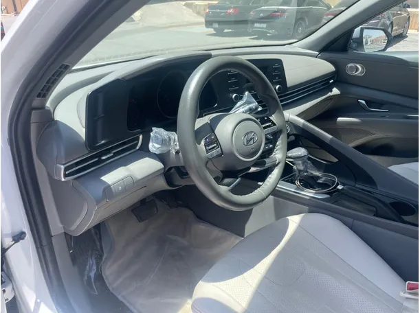 Car image 11