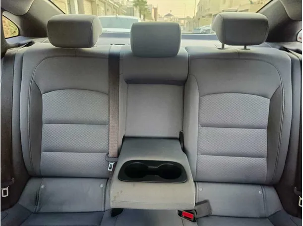 Car image 18
