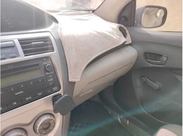 Car image 26