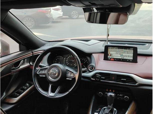 Car image 24