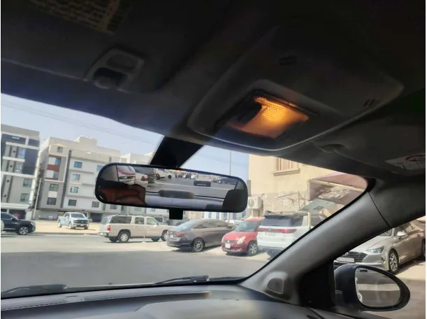Car image 30