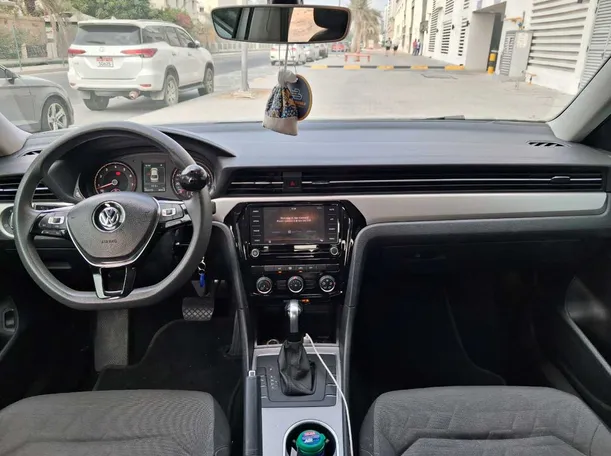 Car image 15
