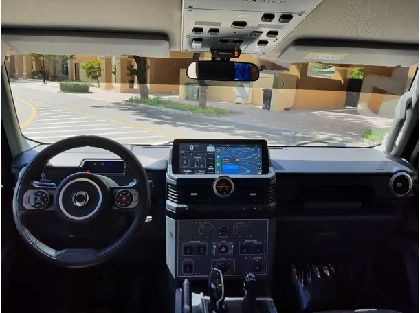 Car image 15