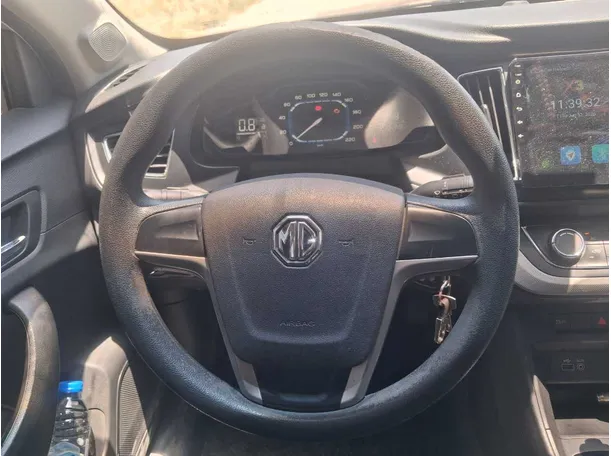 Car image 16