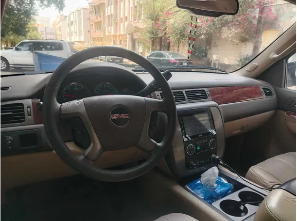 Car image 25