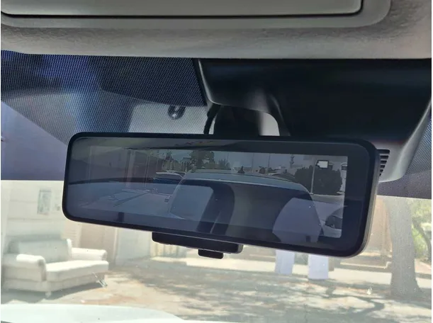 Car image 23