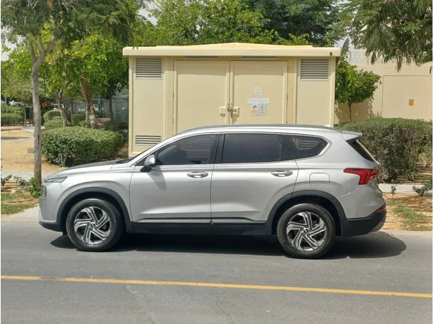 Car image 4