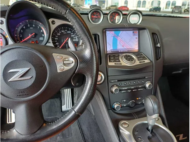 Car image 14