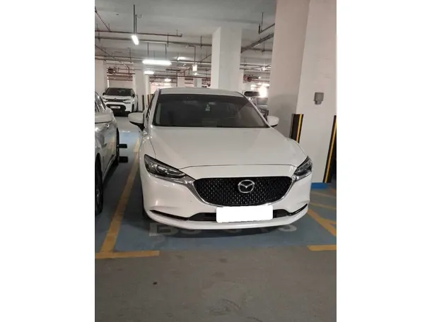 2023 مازدا 6 في الإمارات