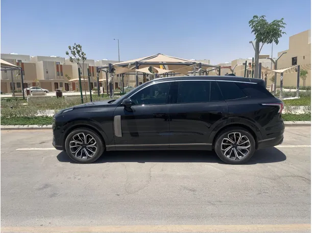 Car image 8