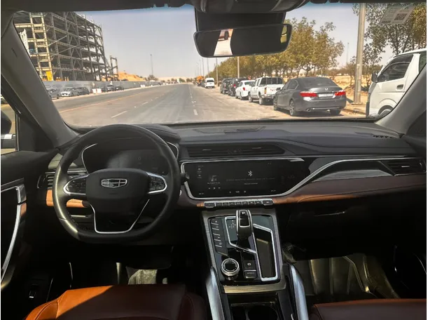 Car image 16