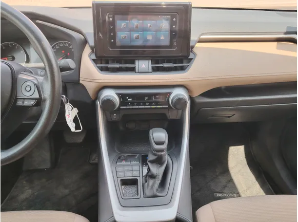 Car image 18
