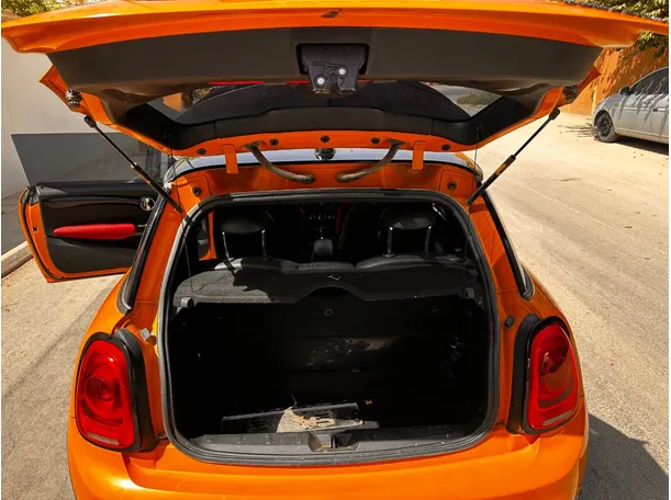 Car image 20