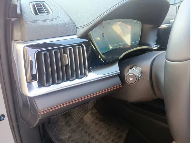 Car image 38