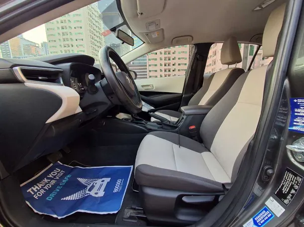 Car image 12