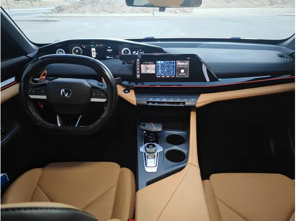 Car image 7