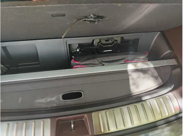 Car image 46