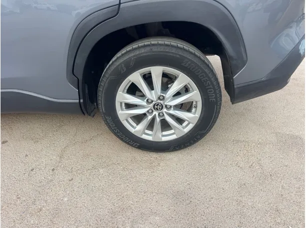 Car image 9
