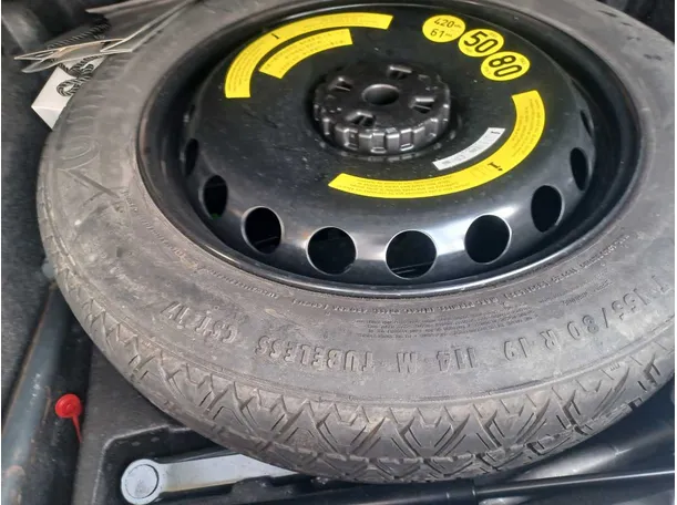 Car image 22